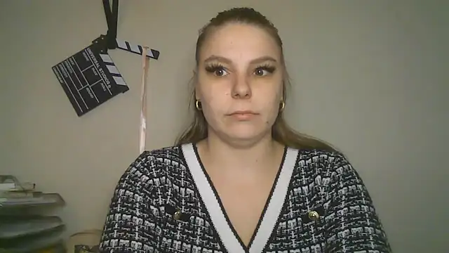 Snapshot of PetiteB_Official chatting on 02-08-25, 05:50 PetiteB Official online show from 02-08-25, 05:50