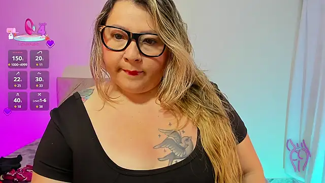 Snapshot of Kharla_Marin chatting on 05-27-26, 11:01 Kharla Marin online show from 05-27-26, 11:01