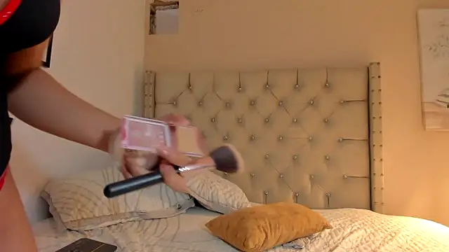 Snapshot of vanesasexyhot21 chatting on 02-03-26, 06:40 vanesasexyhot21 online show from 02-03-26, 06:40