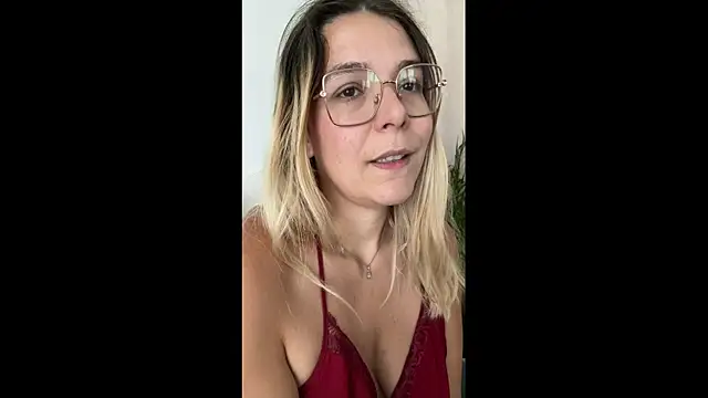 EmyLana online show from 06-10-26, 04:41