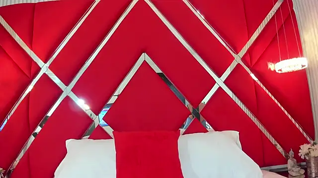 Snapshot of SusanCouper chatting on 02-13-26, 10:32 SusanCouper online show from 02-13-26, 10:32