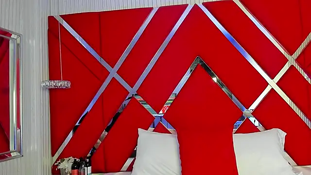 Snapshot of SusanCouper chatting on 02-18-26, 04:21 SusanCouper online show from 02-18-26, 04:21