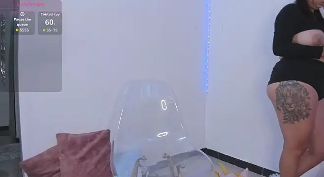 Snapshot of Agata_clark chatting on 10-03-25, 10:50 Agata clark online show from 10-03-25, 10:50