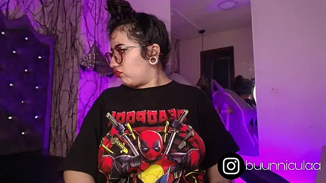 larissa01  online show from 10-04-25, 03:30