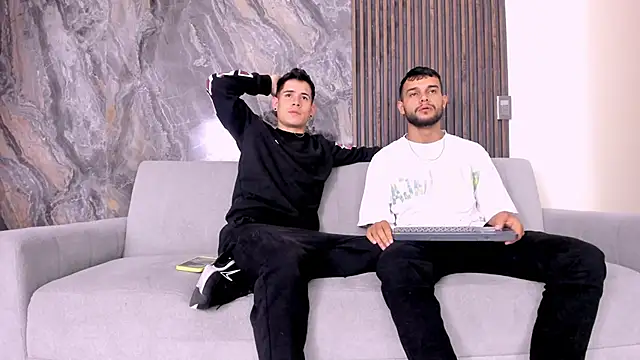 Snapshot of hot_day chatting on 02-25-25, 01:52 hot day online show from 02-25-25, 01:52