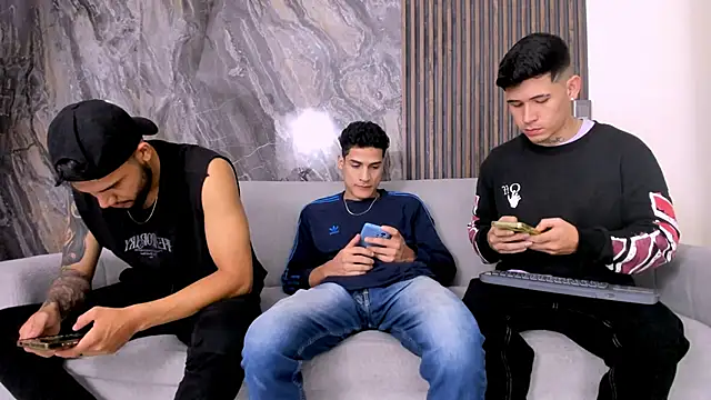 Snapshot of hot_day chatting on 02-28-25, 01:47 hot day online show from 02-28-25, 01:47