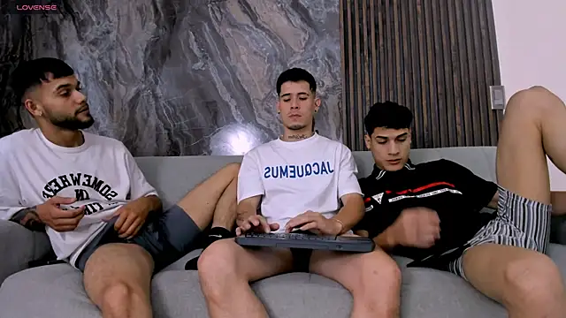 Snapshot of hot_day chatting on 02-20-25, 01:46 hot day online show from 02-20-25, 01:46