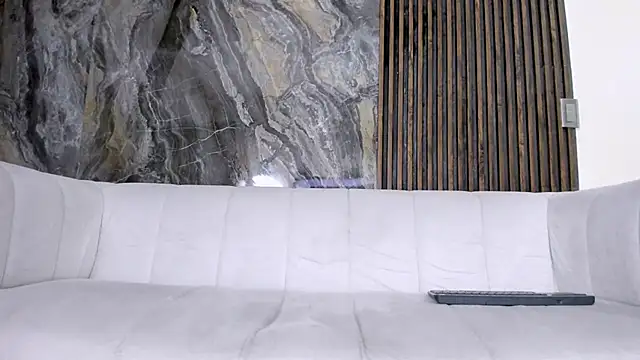 Snapshot of hot_day chatting on 02-08-25, 01:43 hot day online show from 02-08-25, 01:43