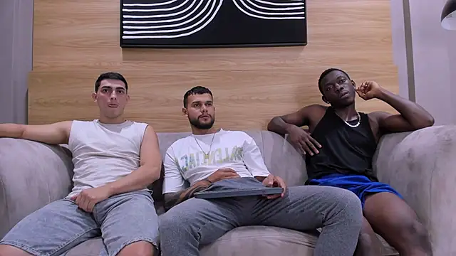 Snapshot of hot_day chatting on 10-11-25, 08:21 hot day online show from 10-11-25, 08:21