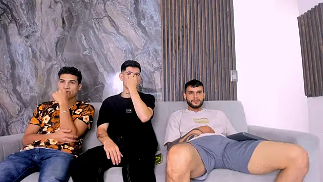 Snapshot of hot_day chatting on 03-01-25, 01:53 hot day online show from 03-01-25, 01:53