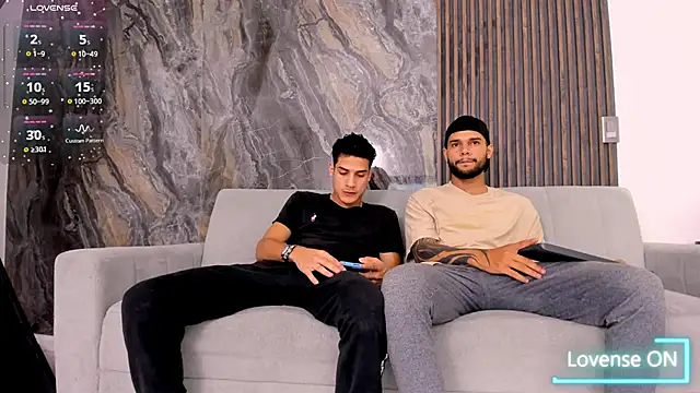 Snapshot of hot_day chatting on 03-05-25, 01:21 hot day online show from 03-05-25, 01:21