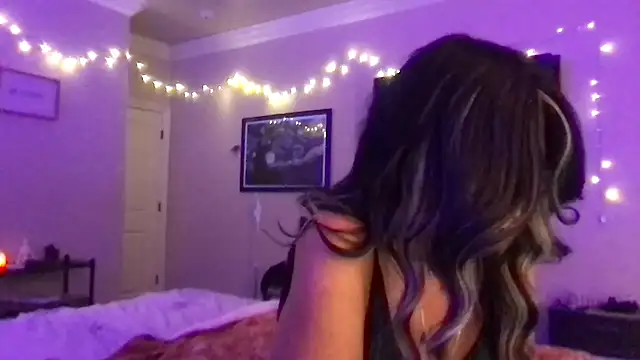 Snapshot of karrmmaa chatting on 02-01-25, 11:58 karrmmaa online show from 02-01-25, 11:58