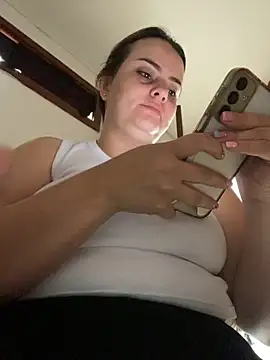 Im Amelia online show from 10-31-25, 01:30