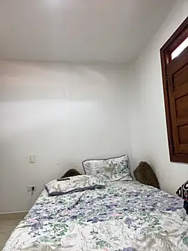 Im Amelia online show from 11-05-25, 01:25