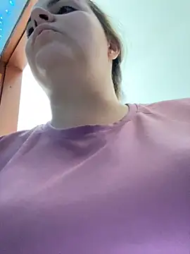 Im Amelia online show from 10-28-25, 02:49