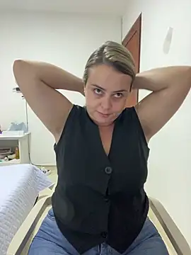 Im Amelia online show from 06-20-26, 02:27