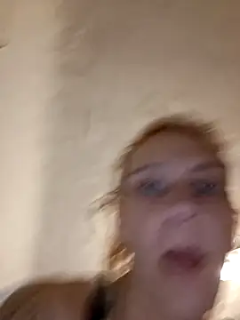 Snapshot of degiggxxx chatting on 11-04-25, 04:05 degiggxxx online show from 11-04-25, 04:05