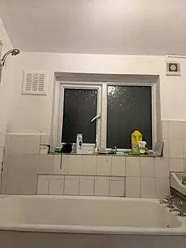 Snapshot of Oorgazmic chatting on 12-26-24, 11:24 Oorgazmic online show from 12-26-24, 11:24