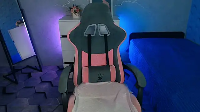 Miss-Tattoo online show from 04-11-26, 04:54