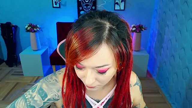 Snapshot of Miss-Tattoo chatting on 01-18-25, 05:26 Miss-Tattoo online show from 01-18-25, 05:26