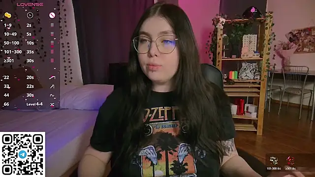 Snapshot of Arizonaa_Muse chatting on 02-15-26, 04:02 Arizonaa Muse online show from 02-15-26, 04:02