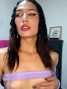 Snapshot of Lanna_hott_ chatting on 03-15-25, 10:33 Lanna hott  online show from 03-15-25, 10:33