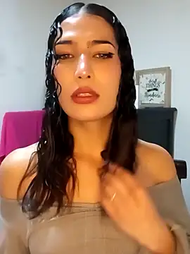 Snapshot of Lanna_hott_ chatting on 03-18-25, 01:01 Lanna hott  online show from 03-18-25, 01:01