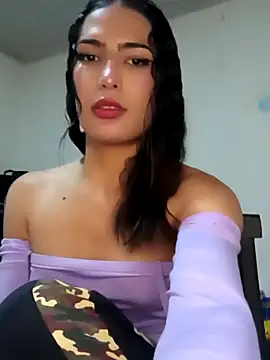 Snapshot of Lanna_hott_ chatting on 02-21-25, 06:48 Lanna hott  online show from 02-21-25, 06:48