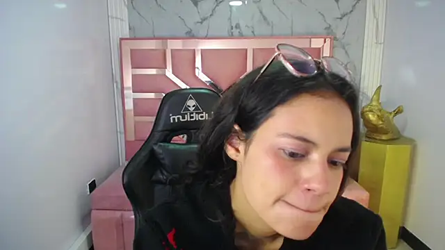 Tyna ch online show from 02-20-25, 04:25