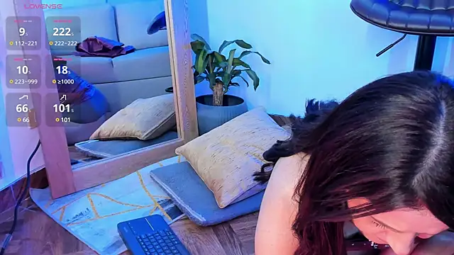 Snapshot of mrs_griseld_ chatting on 01-31-25, 10:21 mrs griseld online show from 01-31-25, 10:21