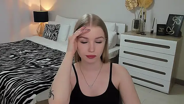 shy  lady online show from 03-18-25, 03:34