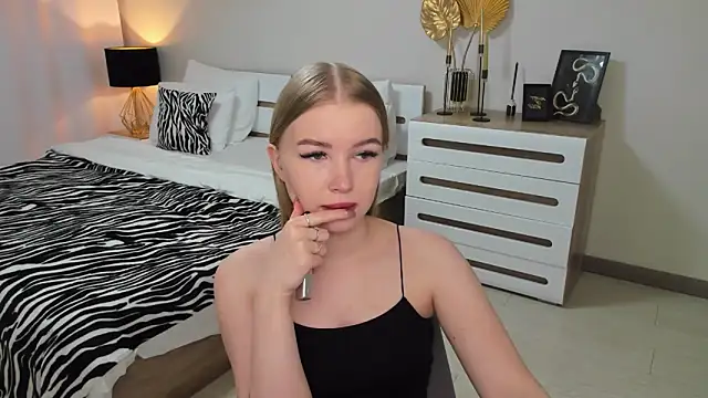 shy  lady online show from 03-11-25, 09:37