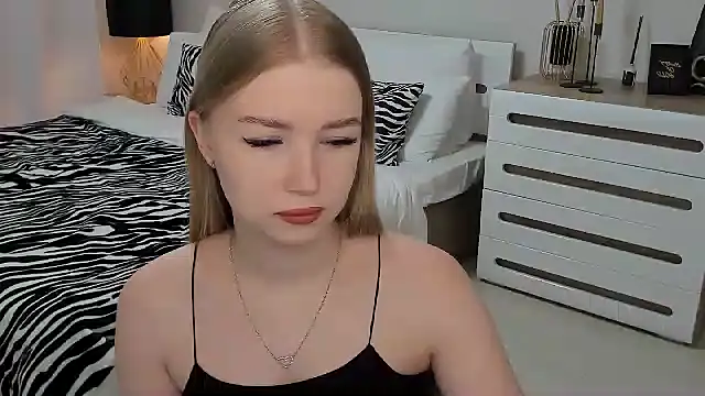 shy  lady online show from 03-19-25, 06:12