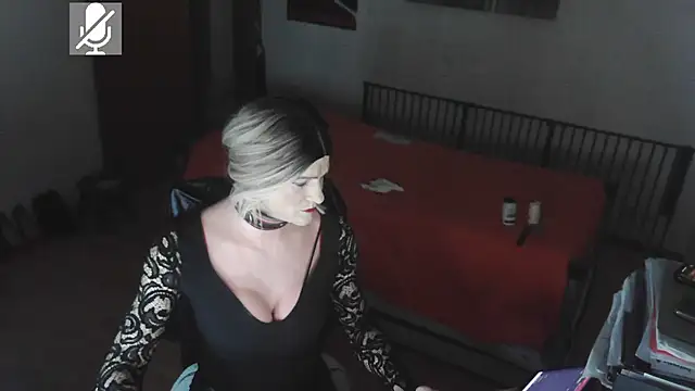 SKiaraTV online show from 11-14-25, 08:45