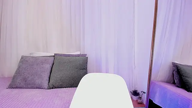 Snapshot of Yasiir_0229 chatting on 10-17-25, 06:39 Yasiir 0229 online show from 10-17-25, 06:39