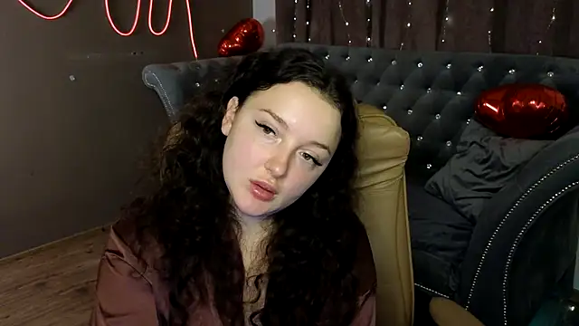 Snapshot of GloriNichols chatting on 03-15-25, 10:03 GloriNichols online show from 03-15-25, 10:03