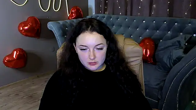 Snapshot of GloriNichols chatting on 02-06-25, 03:41 GloriNichols online show from 02-06-25, 03:41