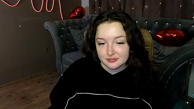 Snapshot of GloriNichols chatting on 03-20-25, 06:30 GloriNichols online show from 03-20-25, 06:30