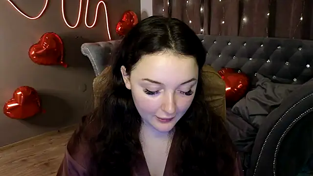 Snapshot of GloriNichols chatting on 02-21-25, 10:07 GloriNichols online show from 02-21-25, 10:07