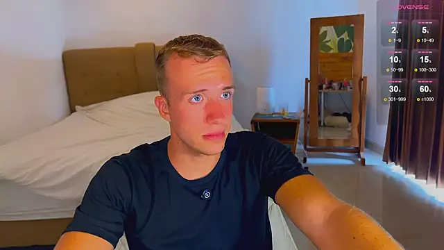 Snapshot of tommy_cumfinger chatting on 09-30-25, 03:56 tommy cumfinger online show from 09-30-25, 03:56