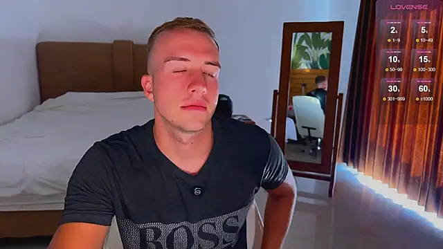 Snapshot of tommy_cumfinger chatting on 10-19-25, 11:29 tommy cumfinger online show from 10-19-25, 11:29