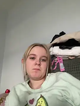 Snapshot of princess_blondex chatting on 02-27-25, 04:32 princess blondex online show from 02-27-25, 04:32