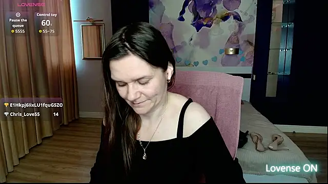 Snapshot of AriaGray chatting on 03-25-26, 07:19 AriaGray online show from 03-25-26, 07:19