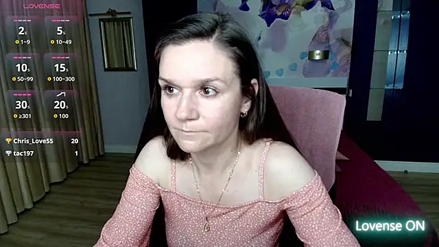 Snapshot of AriaGray chatting on 04-10-26, 02:07 AriaGray online show from 04-10-26, 02:07