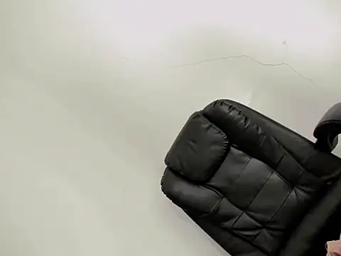 Snapshot of Selene14 chatting on 03-29-26, 04:52 Selene14 online show from 03-29-26, 04:52