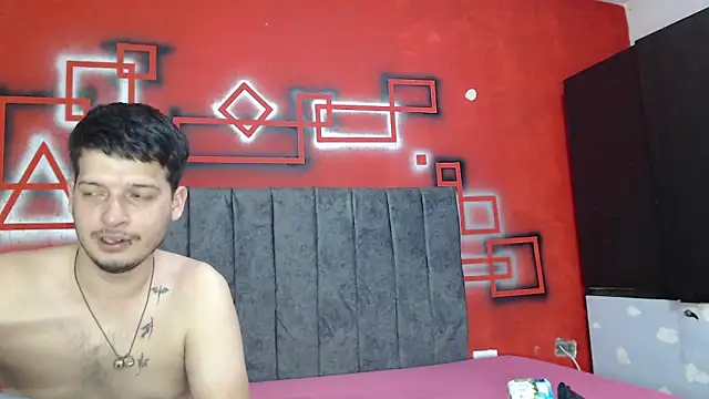 Snapshot of FerneyManti chatting on 02-12-26, 01:33 FerneyManti online show from 02-12-26, 01:33