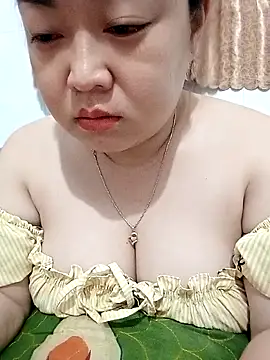 VyOanh2K online show from 10-20-25, 02:39