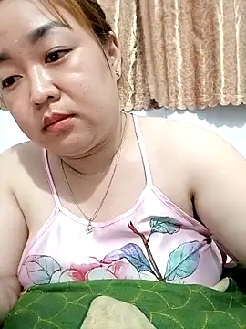 VyOanh2K online show from 11-21-25, 03:44