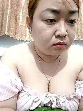 VyOanh2K online show from 10-31-25, 01:41