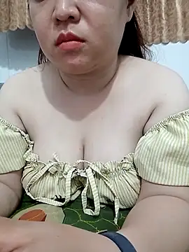 Snapshot of VyOanh2K chatting on 04-24-26, 03:36 VyOanh2K online show from 04-24-26, 03:36